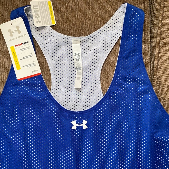 NWT woman’s Under Armour royal blue reversible team jersey / size is xlg - Picture 8 of 8
